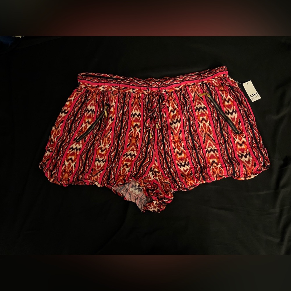Junior’s Lily Sport NWT plus size elasticized waist rayon shorts in size 3x